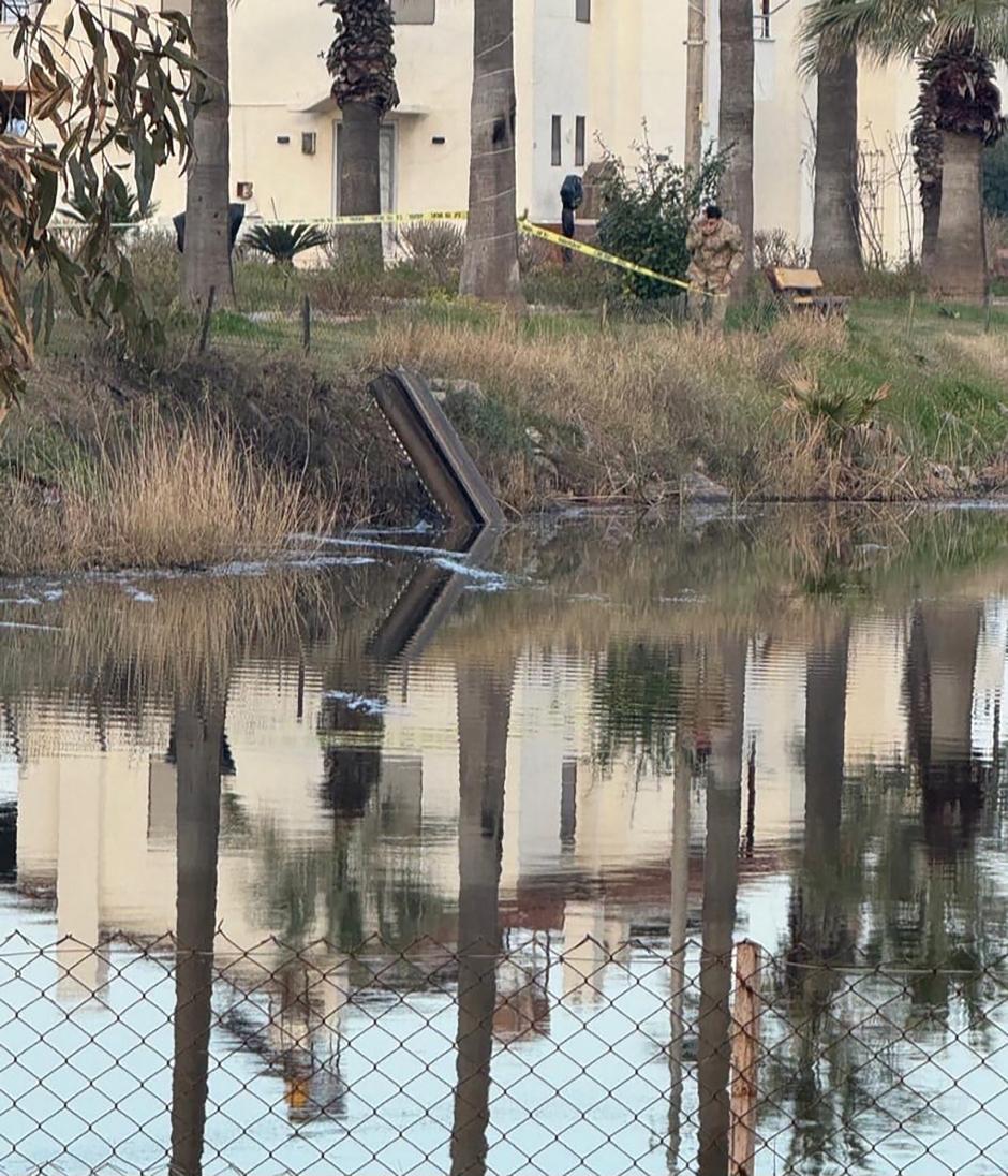 Un fragmento de munición, identificado como perteneciente a las municiones de defensa aérea que interceptaron la amenaza tras ser destruida en el aire, en el distrito de Dortyol, Hatay