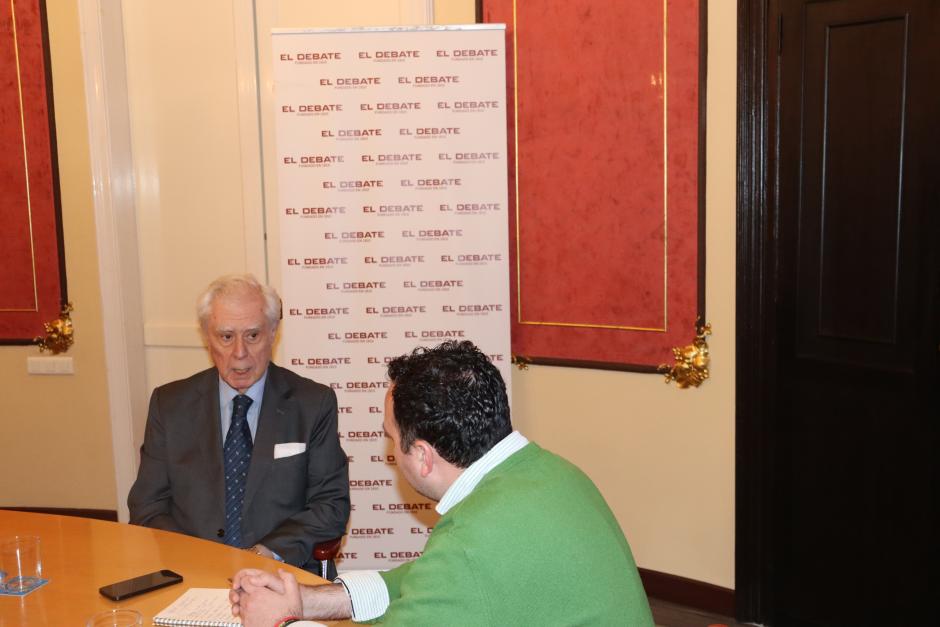 Imagen tomada de Javier Rupérez durante su entrevista con El Debate