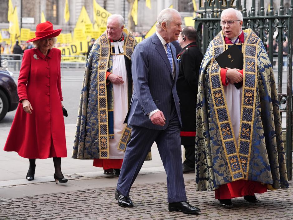 Los Reyes Carlos III y Camila