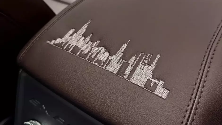 El Papa con el nuevo coche