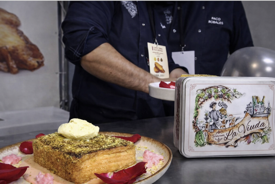 Torrija de Cuaresma con helado de pistacho, de Taberna La Viuda