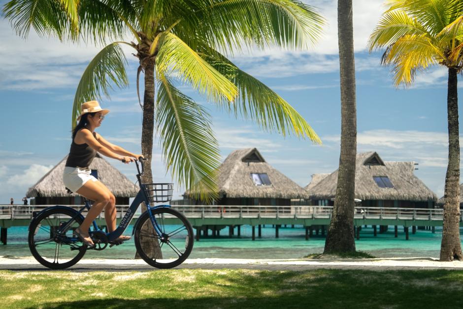 Turista en Bora Bora, famosa isla de la Polinesia Francesa