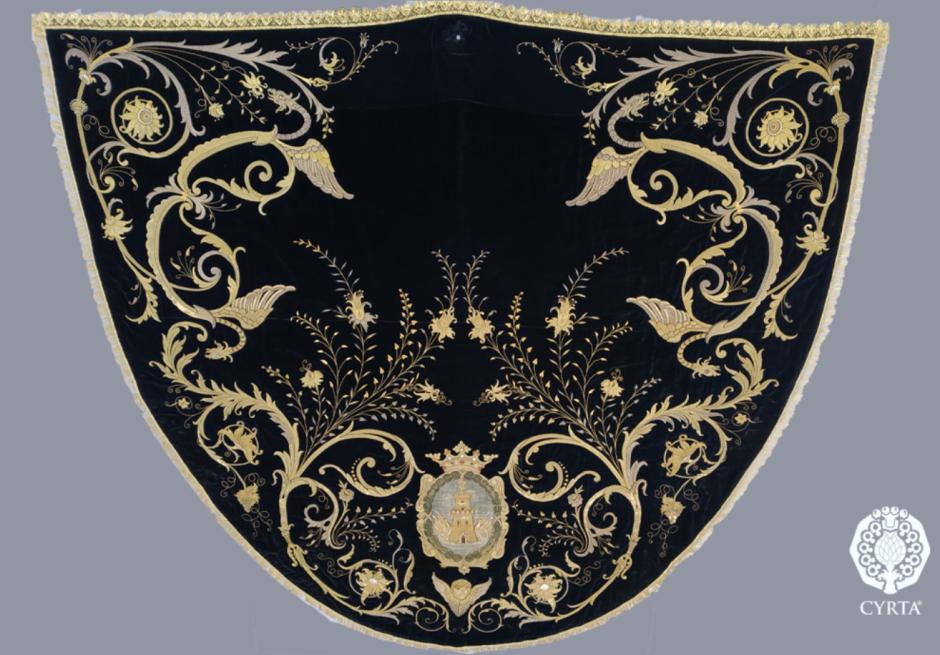 Manto de la Virgen de Dolores