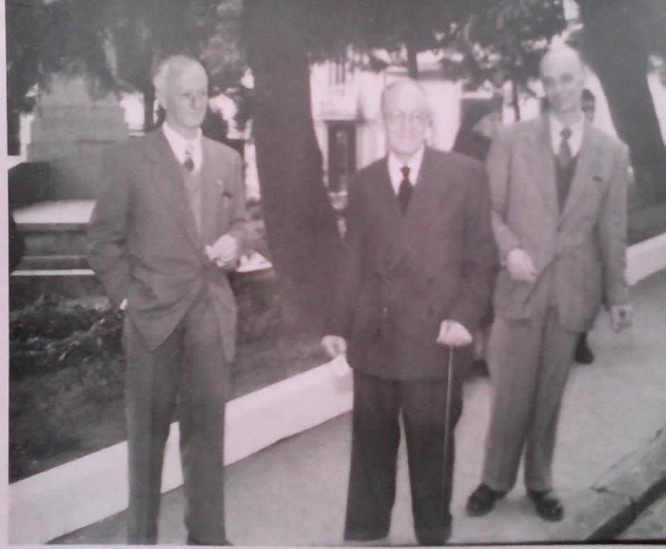 Una de las escasas fotos de los tres creadores de la inventio. Javier, José María  y Demetrio