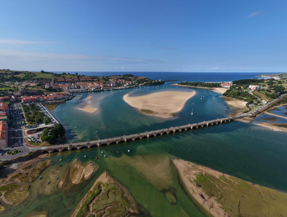 Espectacular puente en San Vicente de la Barquera