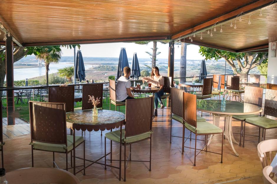 Terraza del Parador de Ayamonte