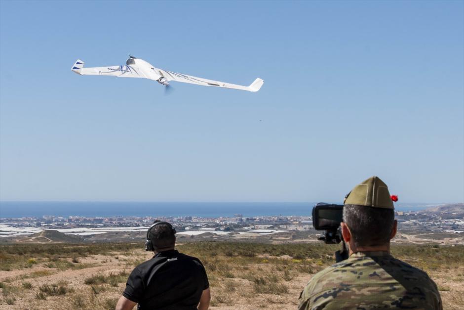 Lanzamiento de un sistema no tripulado en el Campo de Maniobras y Tiro Álvarez de Sotomayor