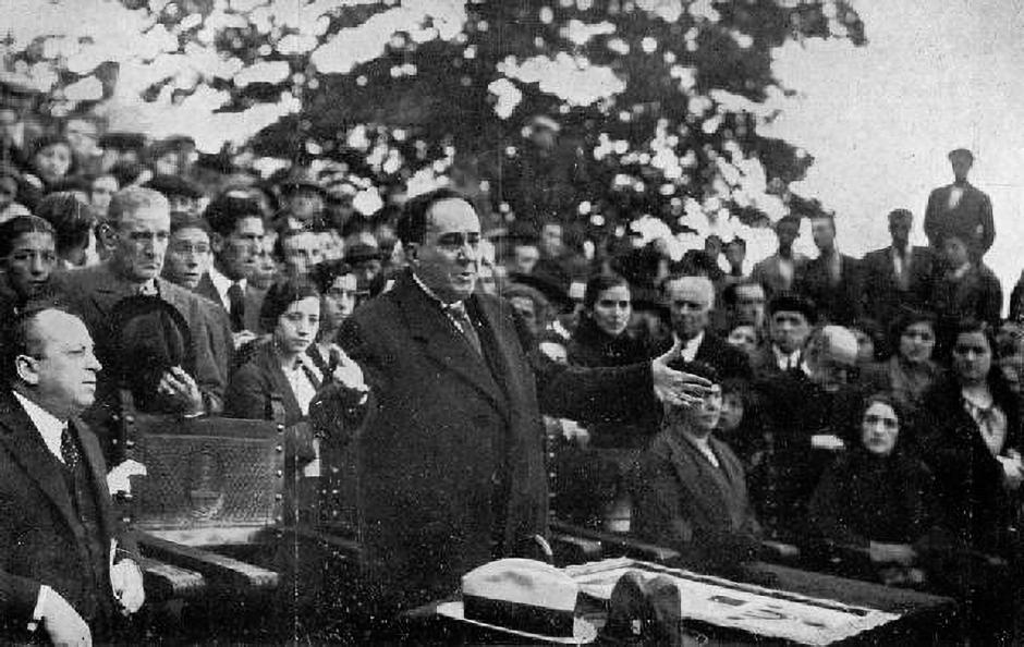 Homenaje a Antonio Machado en Soria frente a la ermita de San Saturio, el 5 de octubre de 1932