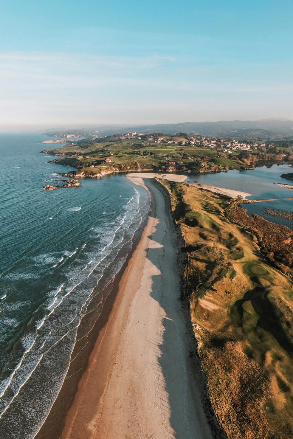 Paisaje costero en Oyambre, Cantabria