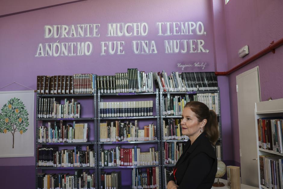 La consejera de Familia, Juventud y Asuntos Sociales, Ana Dávila, en su visita al Centro Penitenciario de Mujeres Madrid I