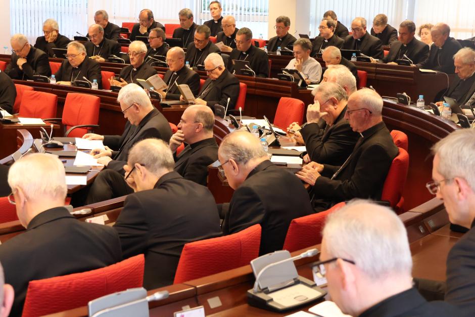 Los obispos españoles, durante el discurso de monseñor Argüello