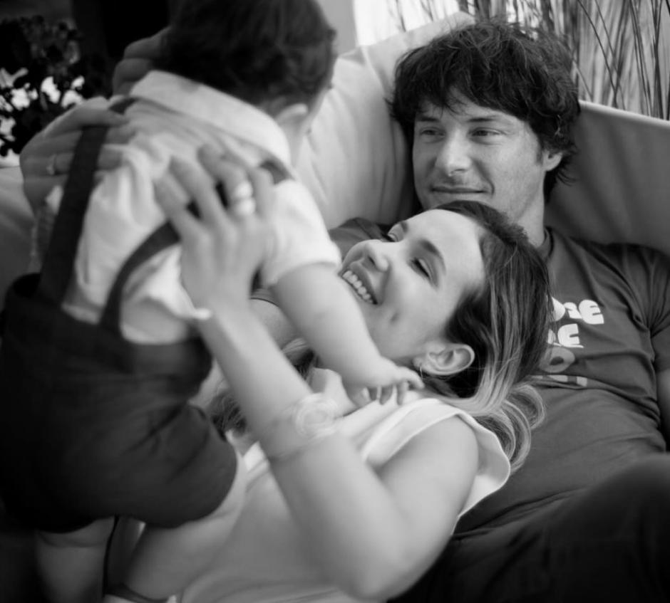 Jordi Cruz con su esposa y su hijo Nico