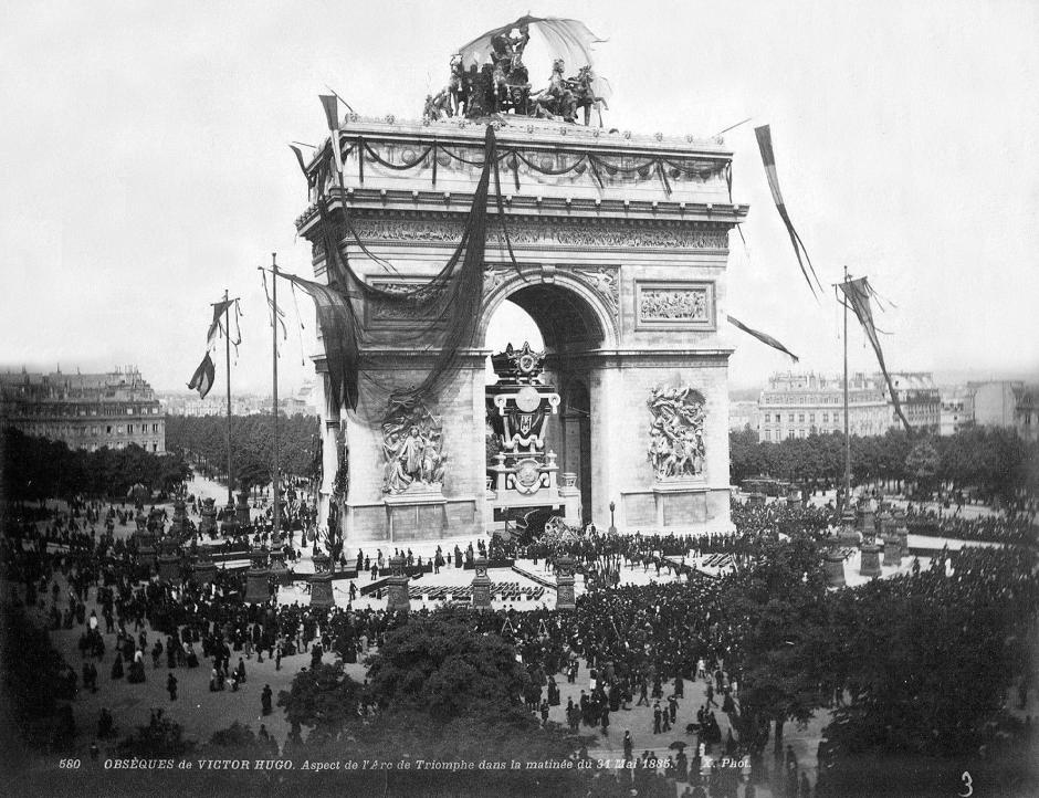 Ceremonia fúnebre de Victor Hugo, Arco del Triunfo, París, Francia, 1885