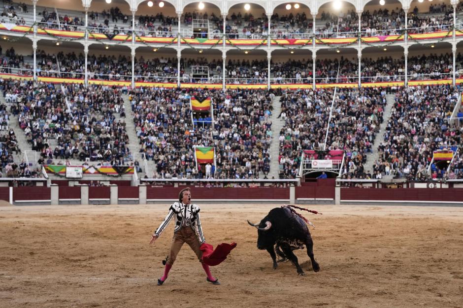 Las Ventas registró una grandísima entrada pese al tiempo, desapacible a ratos
