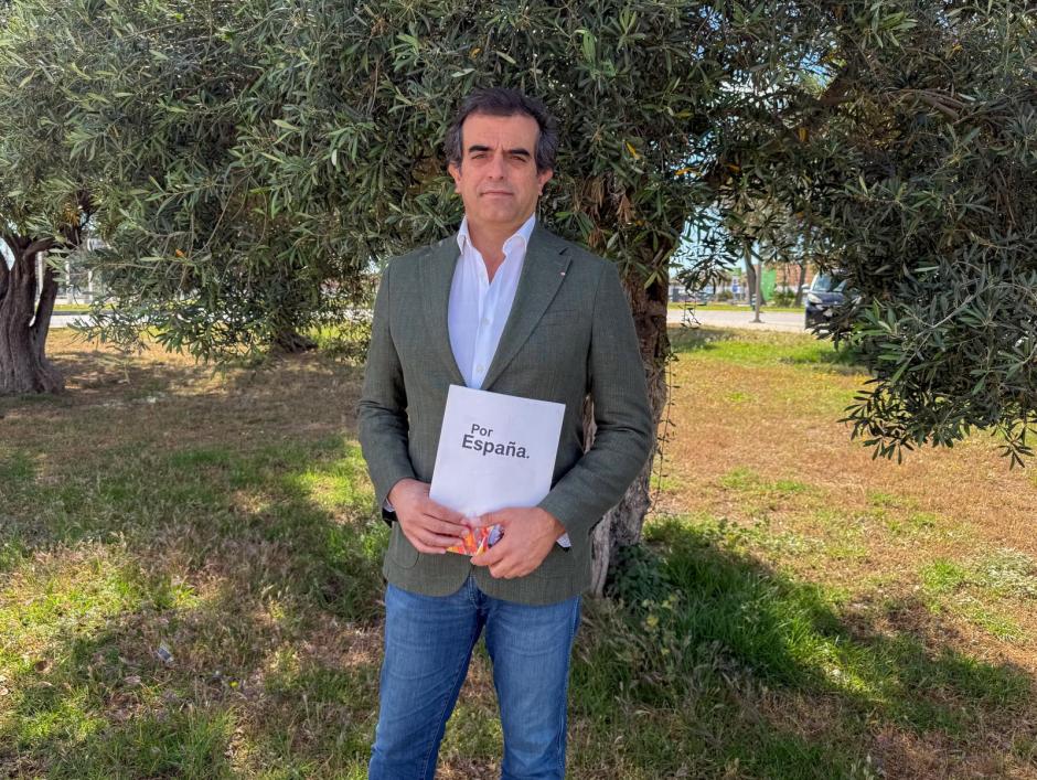 El candidato de Vox insiste en la prioridad nacional y en apoyar a ganaderos y agricultores