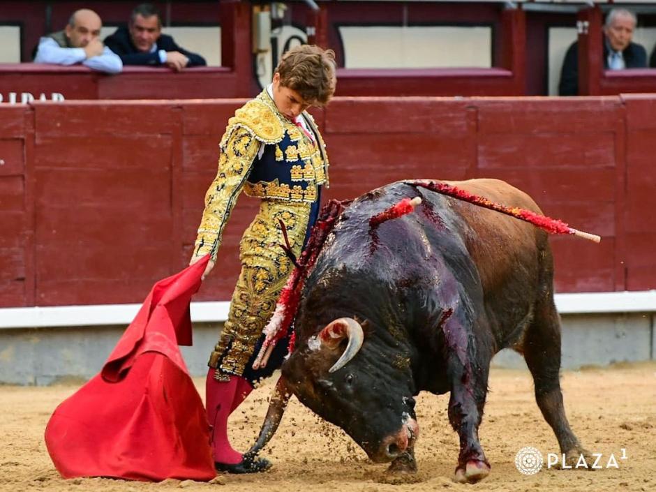 Álvaro Serrano, con el primero de su lote