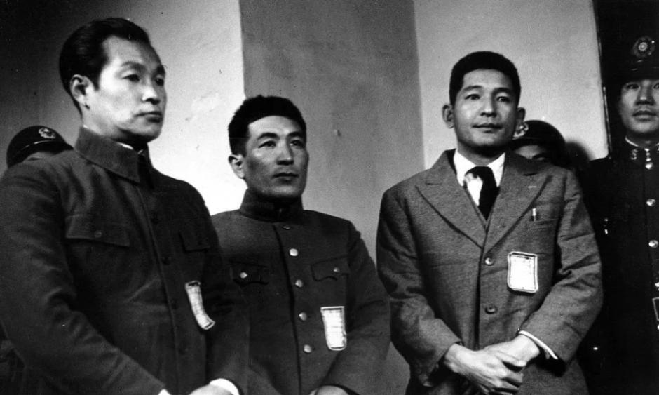 Tsuyoshi Noda (C), Toshiaki Mukai (D) y Gunkichi Tanaka (I) DURANTE EL JUICIO