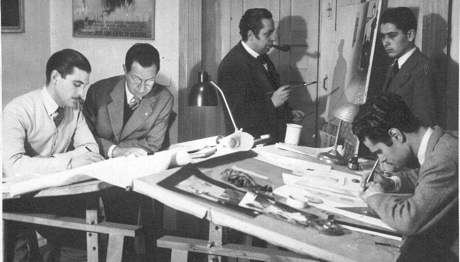 Manolo Prieto trabajando en la agencia Azor