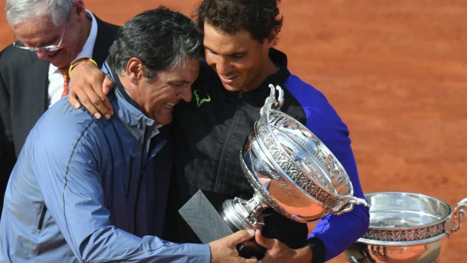 Toni Nadal al lado de su sobrino Rafa