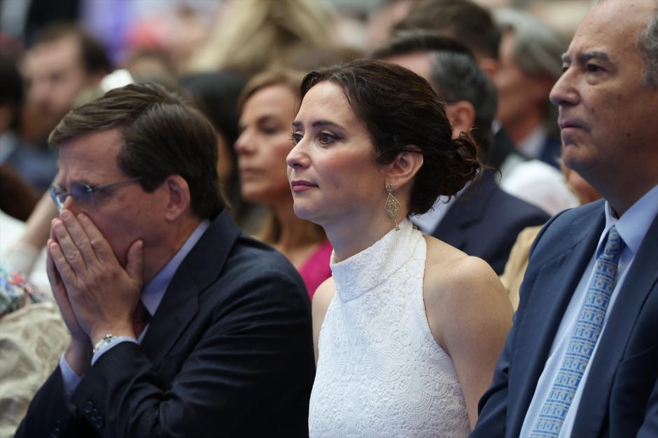 José Luis Martínez-Almeida con la presidenta de la Comunidad de Madrid, Isabel Díaz Ayuso, y el presidente de la Asamblea de Madrid, Enrique Ossorio