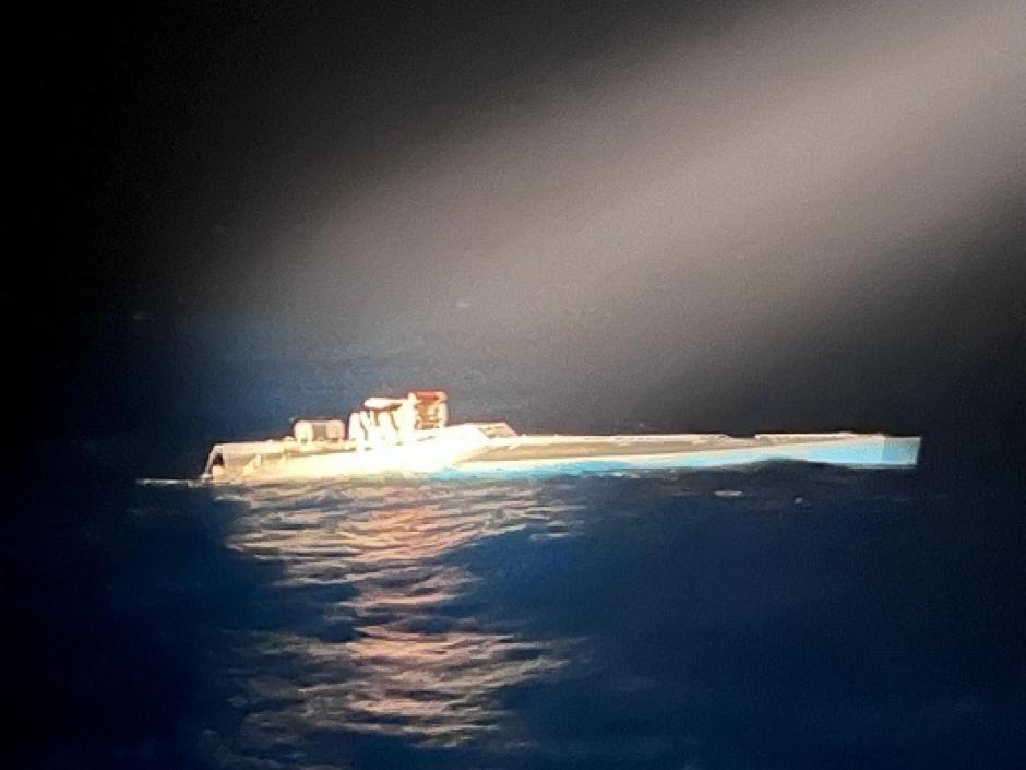 Semisumergible con cocaína interceptado por la Policía Judicial de Portugal en aguas del océano Atlántico

REMITIDA / HANDOUT por POLICÍA JUDICIAL DE PORTUGAL
Fotografía remitida a medios de comunicación exclusivamente para ilustrar la noticia a la que hace referencia la imagen, y citando la procedencia de la imagen en la firma
03/11/2025