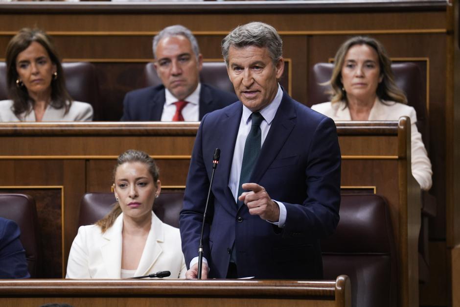 Alberto Núñez Feijóo, durante la sesión de control