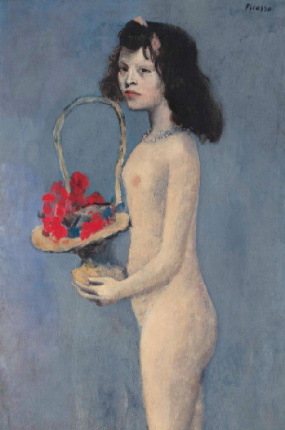 Chica joven con una cesta de flores