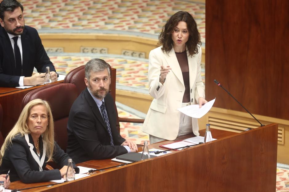 La presidenta de la Comunidad de Madrid, Isabel Díaz Ayuso, durante un pleno en la Asamblea de Madrid, a 21 de mayo de 2026, en Madrid (España). La política nacional vuelve a centrar el Pleno de la Asamblea de Madrid después de que este martes, 19 de mayo, la Audiencia Nacional imputara al expresidente del Gobierno José Luis Rodríguez Zapatero por una presunta trama de tráfico de influencias para lograr beneficios económicos.

Eduardo Parra / Europa Press
21/5/2026