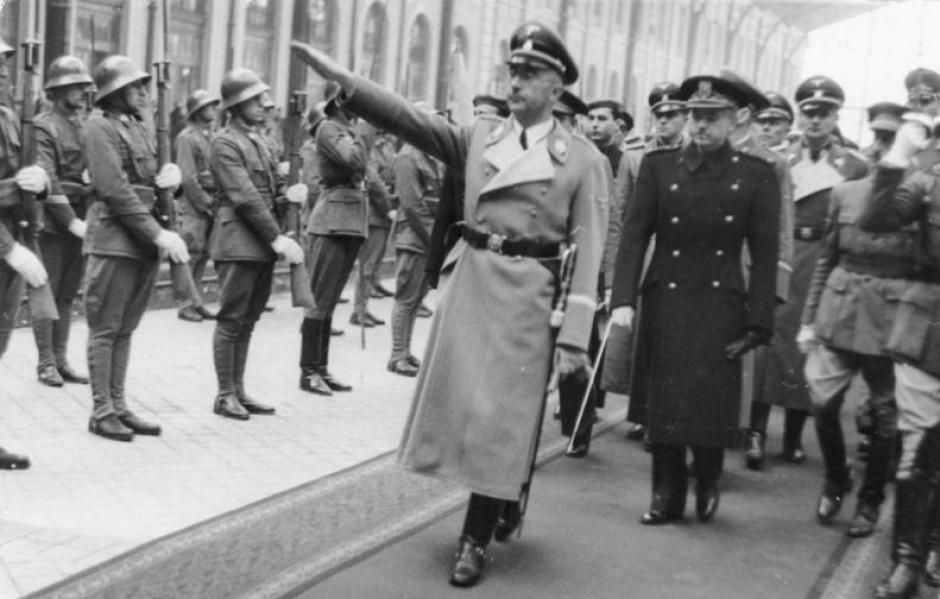 Himmler, recibido con honores en la Estación del Norte de Madrid