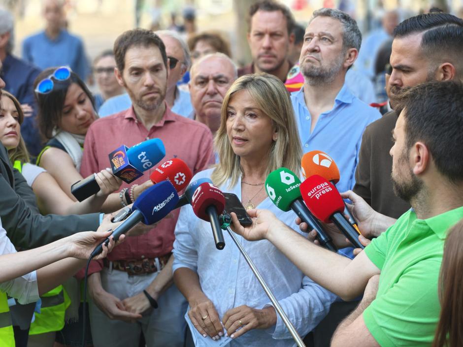 La portavoz del PP en el Senado, Alicia García, en la puerta de Génova antes de la manifestación de Sociedad Civil Española