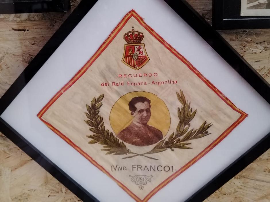 Un souvenir conmemorativo del vuelo del Plus Ultra