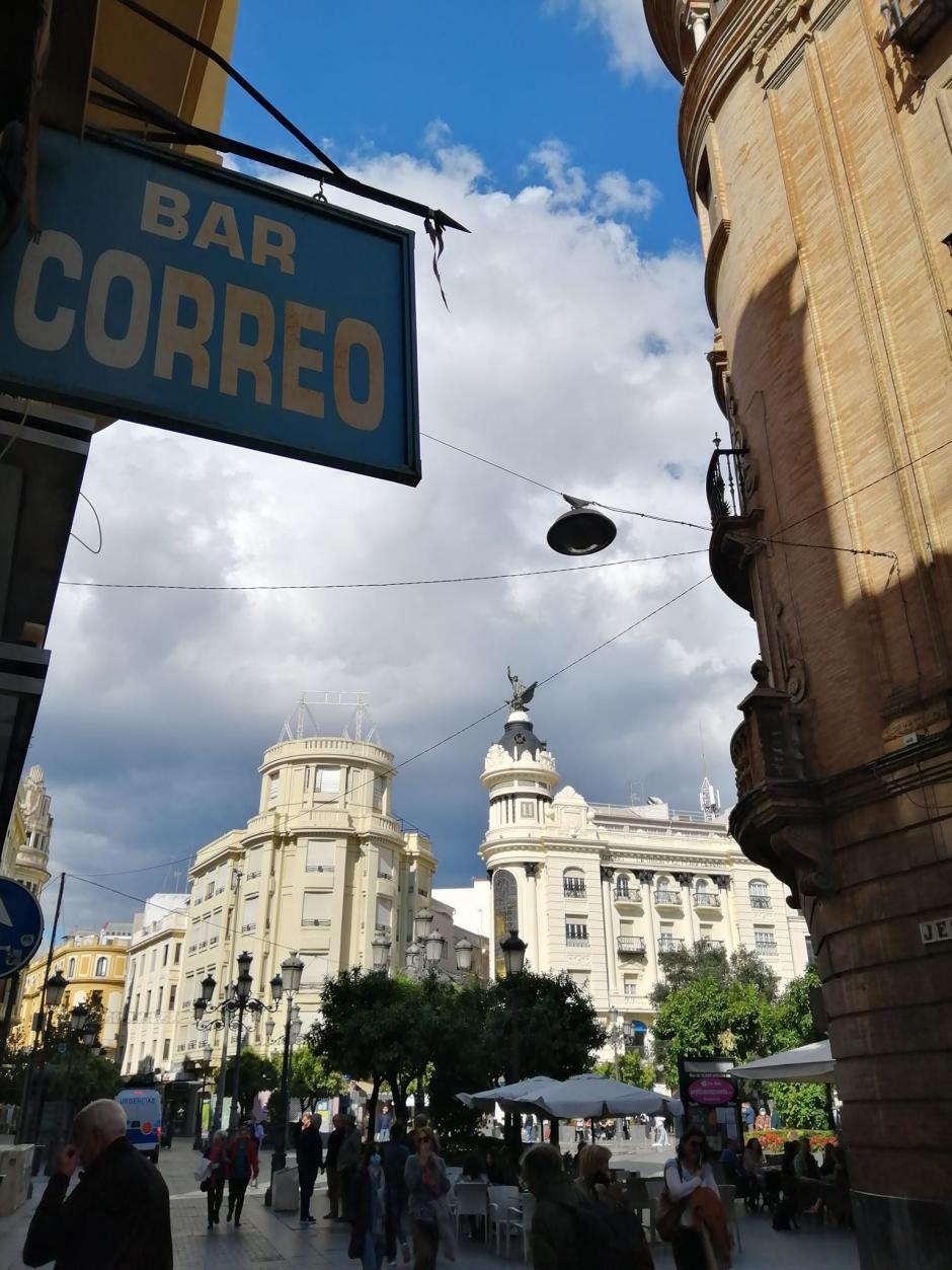 La Unión y El Fénix, vistos desxde El Correo