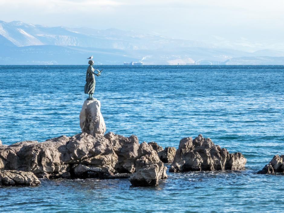 Estatua de la Joven con la Gaviota, icono de Opatija