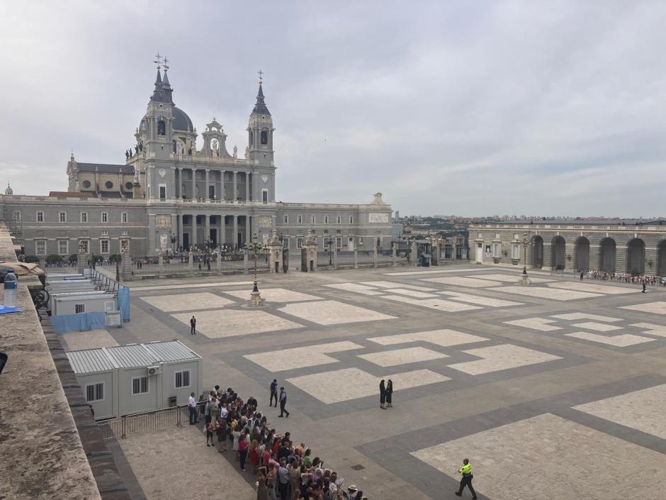 La Plaza de la Armería del Palacio Real espera al Papa