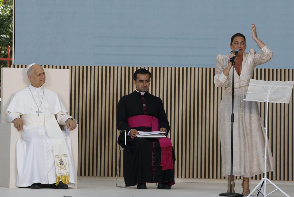 El Papa León XIV durante su visita el centro CEDIA de Cáritas