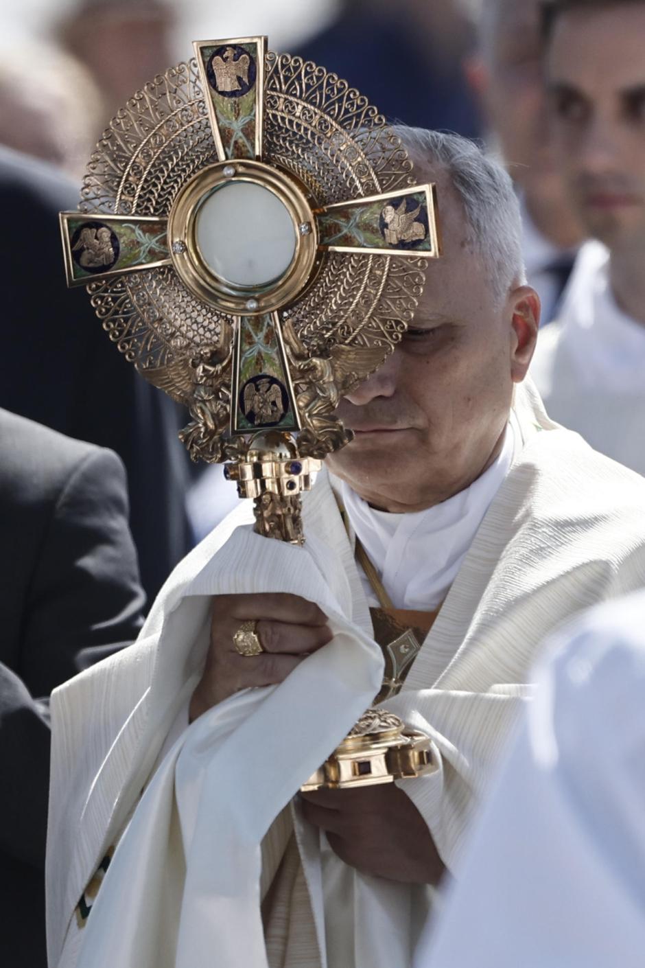 El papa León XIV durante la procesión del Corpus Christi