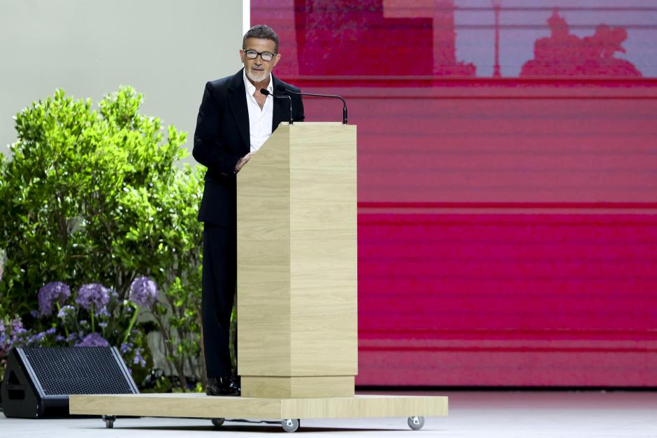 El actor Antonio Banderas interviene en el encuentro presidido por el Papa León XIV