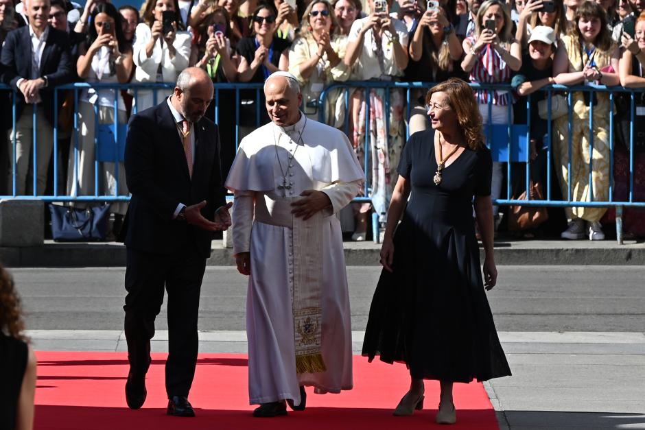 El Papa, entre los presidentes del Congreso y del Senado
