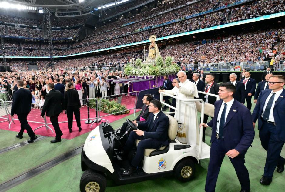 Pope Leo XIV arrives at Real Madrid's Santiago Bernabeu stadium in Madrid on June 8, 2026. Pope Leo XIV is visiting Spain June 6-12 with stops in Madrid, Barcelona, and the Canary Islands, where he will meet with migrants and organisations dedicated to helping them. (Photo by Stefano RELLANDINI / AFP)