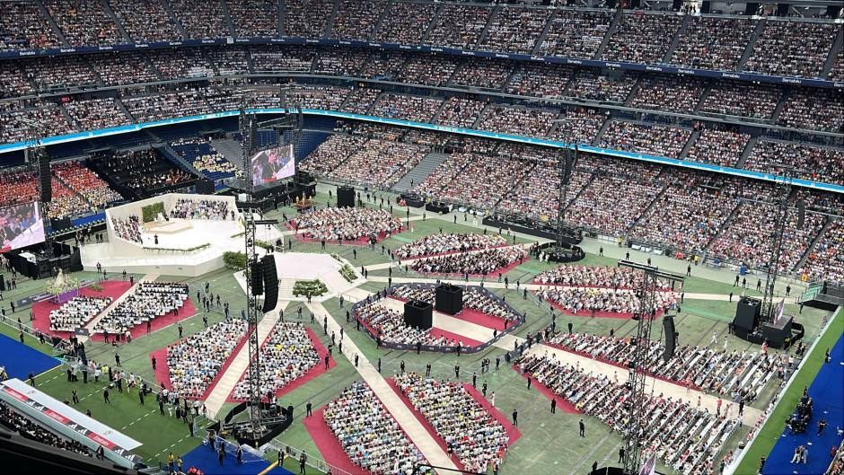 El cardenal emérito Antonio María Rouco Varela a su llegada al encuentro del Papa León XIV con la comunidad diocesana, en el Estadio Bernabéu, a 8 de junio de 2026, en Madrid (España). El acto se articula en cuatro bloques (bienvenida, presentación de la vida de la Iglesia, parte festiva y encuentro final con el Papa), con actuaciones musicales, orquesta, coro de unas 1.000 voces y un centenar de bailarines.

A. Pérez Meca/Europa Press/Pool / Europa Press
08 JUNIO 2026;PAPA;LEÓN XIV;MADRID;ESPAÑA;VISITA;ENCUENTRO;BERNABÉU;COMUNIDAD DIOCESANA;
08/6/2026