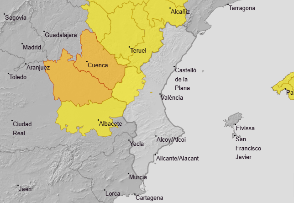 Mapa con el aviso amarillo por lluvias y tormentas en el interior norte de Valencia para este domingo 12 de julio.