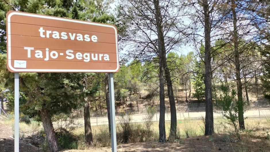 Imagen de un cartel del trasvase Tajo-Segura