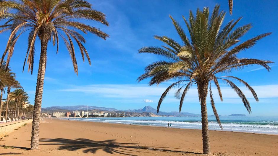 Imagen de la playa más larga de Alicante