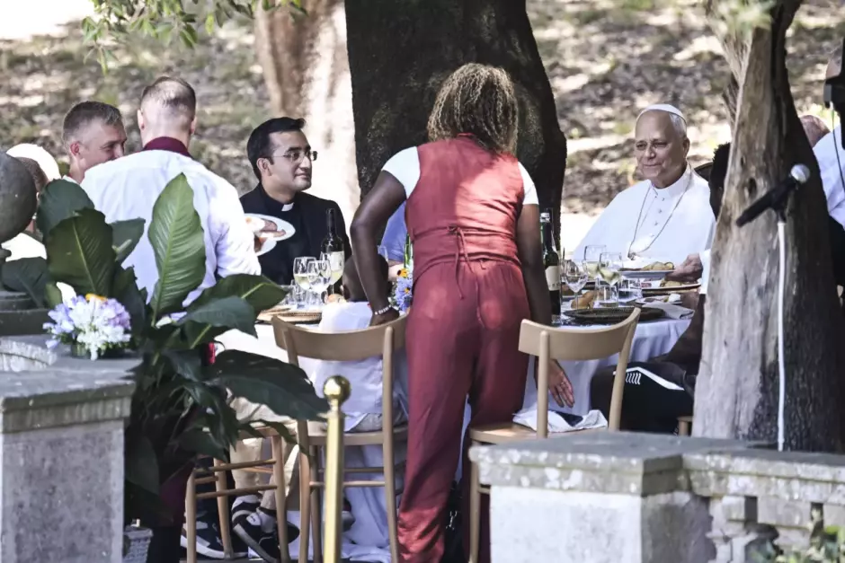 León XIV compartió almuerzo con 200 personas en situación de vulnerabilidad