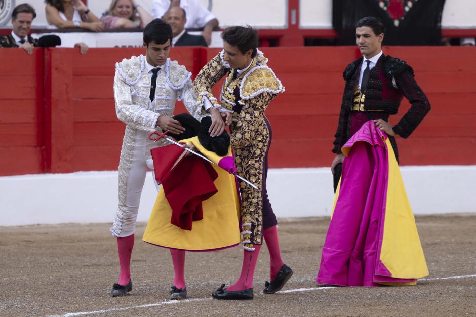El diestro portugués tomaba hoy la alternativa