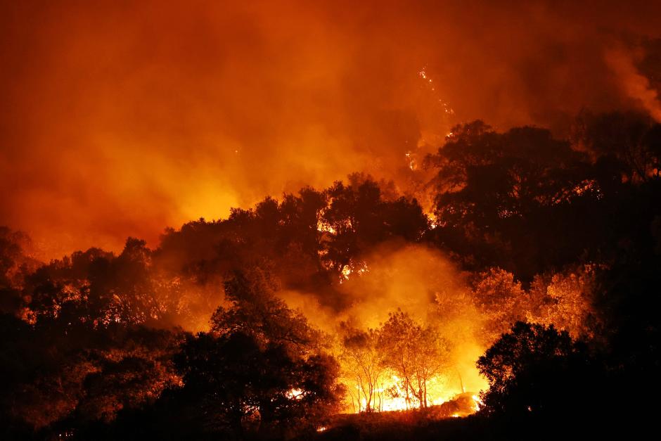 Incendio forestal en Santa María del Tiétar (Ávila)