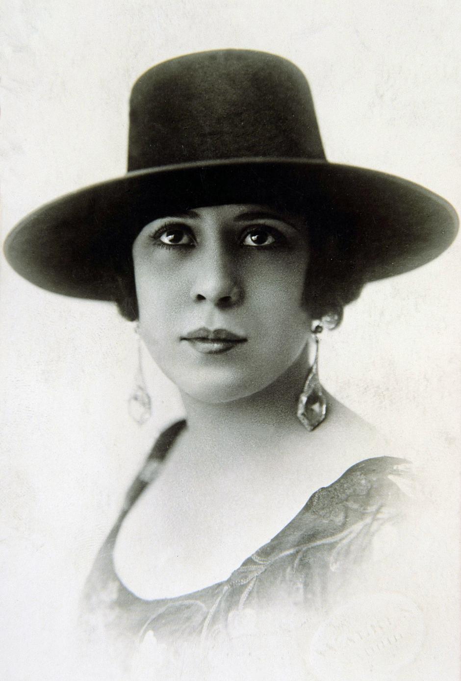 LA ARGENTINITA
ENCARNACION LOPEZ
BAILARINA ESPAÑOLA . BUENOS AIRES 1895 - 1945