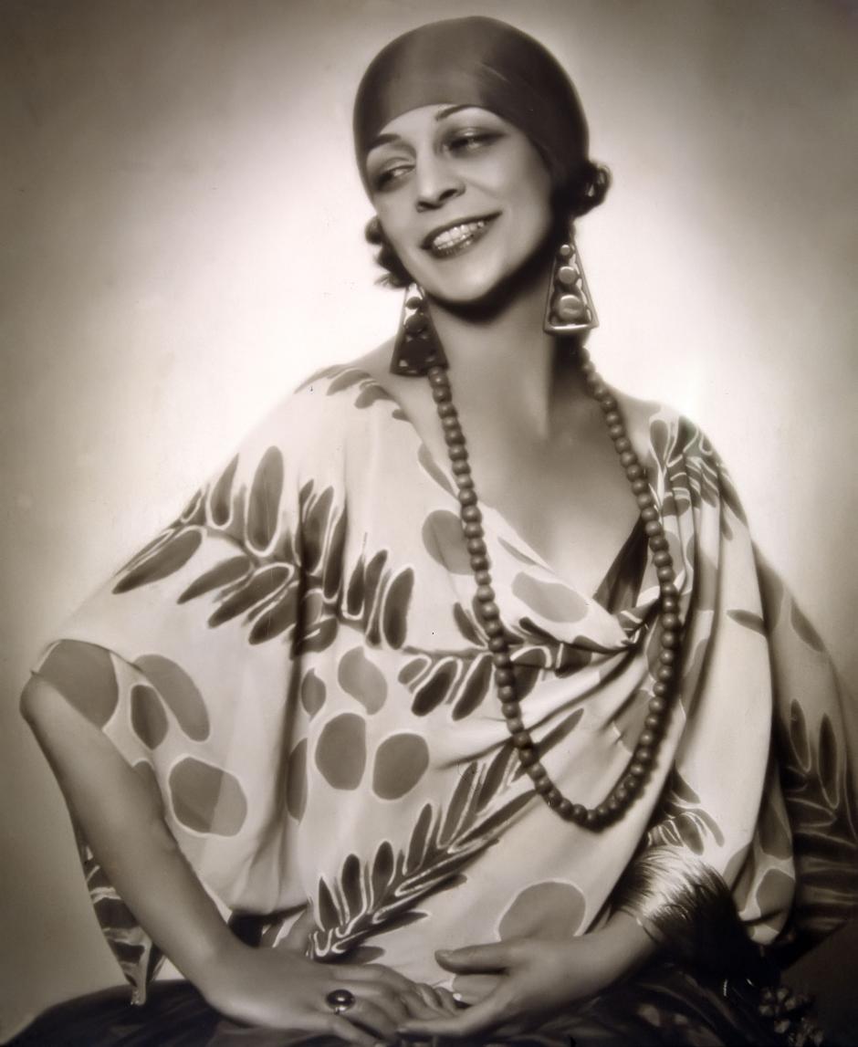ANTONIA MERCE
LLAMADA LA ARGENTINA
BAILAORA Y COREOGRAFA ESPAÑOLA , 1889 - 1936.
AÑO 1931