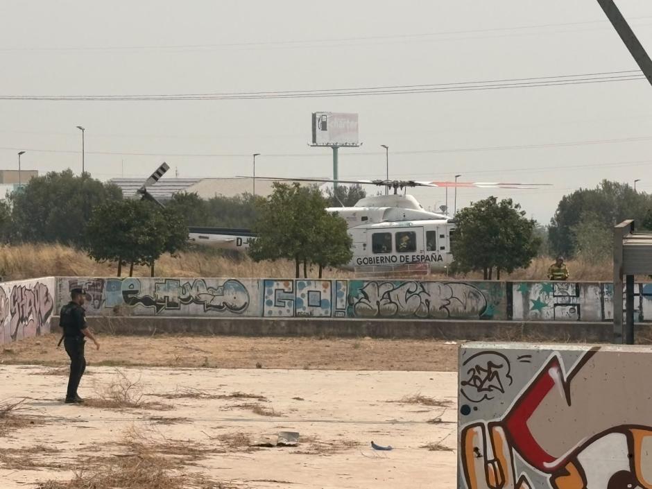 Imagen del helicóptero en el que ha llegado Pedro Sánchez al incendio de la Vall d'Uixó.