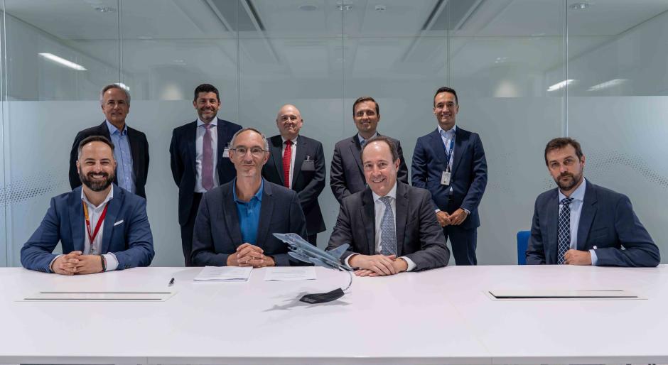 Grupo Oesía y Airbus Defence and Space han suscrito en la sede de Airbus en Getafe un contrato para desarrollar y fabricar una antena para el Eurofighter